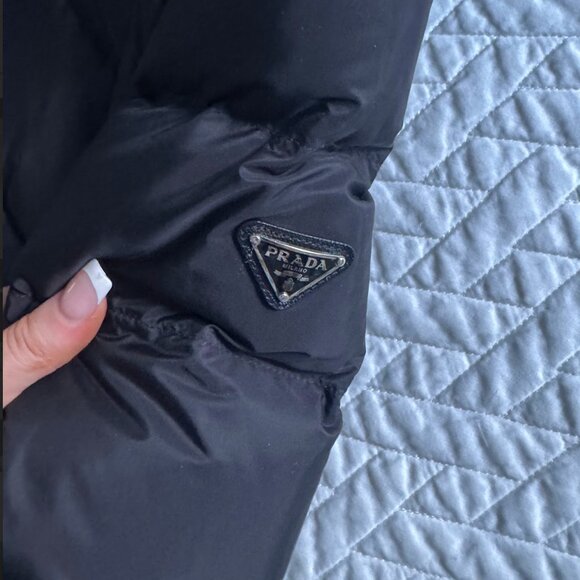 Prada Sport Black Down Puffer Jacket – Size 44 (fits like M) Authentic Prada Spo - Picture 7 of 7